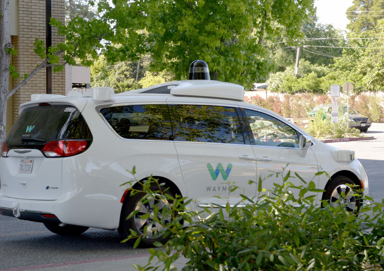 Fca: fornir&agrave; migliaia di auto a Google per taxi senza autista