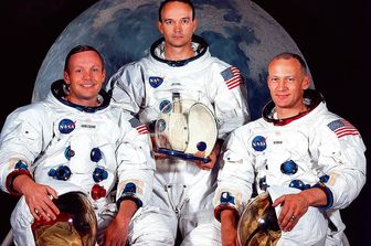 Neil A. Armstrong, Michael Collins e Edwin E. Aldrin Jr., l'equipaggio della missione lunare Apollo 11 nel 1969.&nbsp;