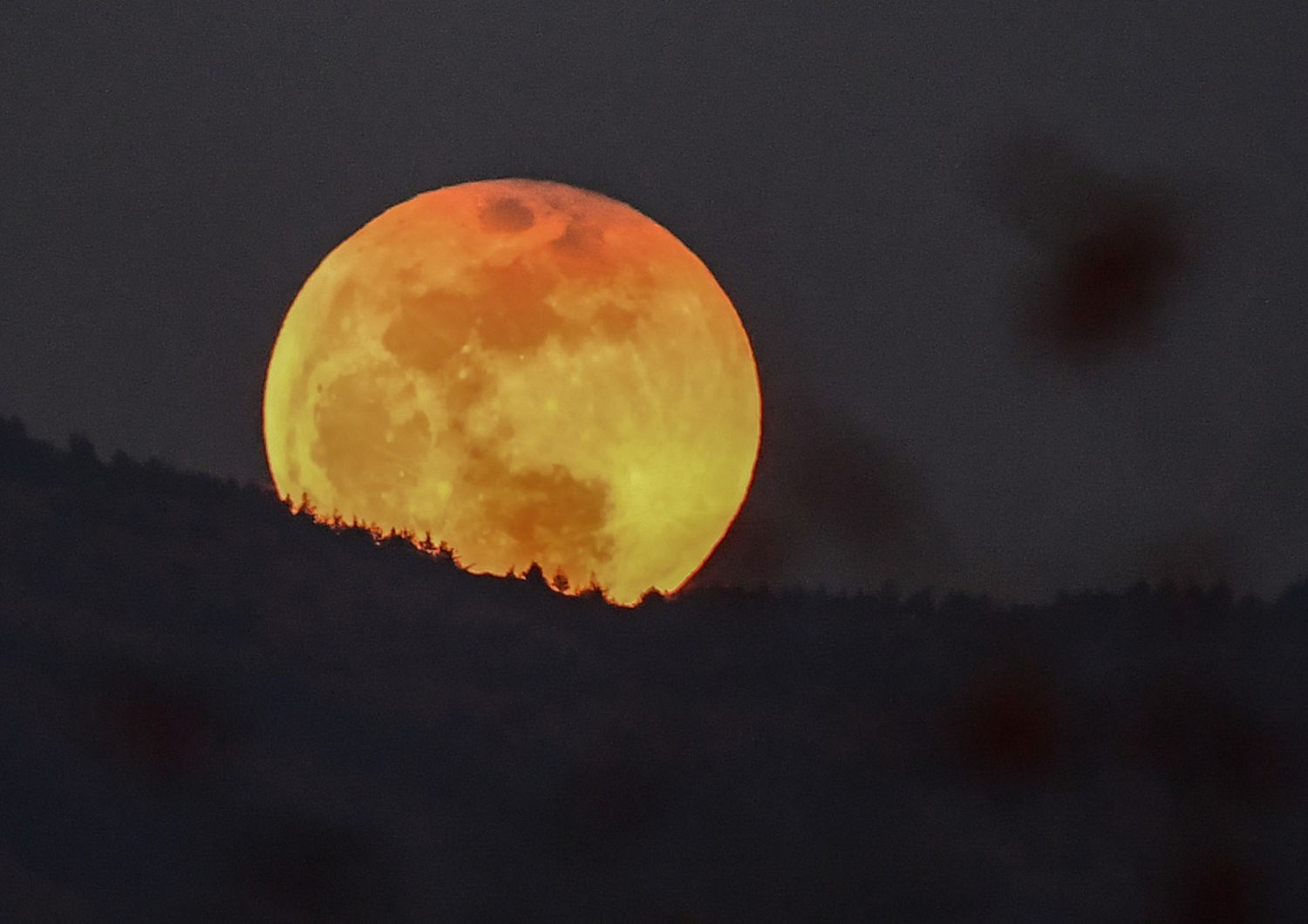 &nbsp;L'incanto della Super Luna rossa e blu