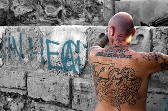 Picchiati da&nbsp;skinheads, la denuncia online di 5 immigrati a Pavia​