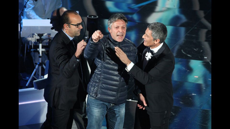 &nbsp;A Sanremo 2018 sul palco Fiorello con un incursore