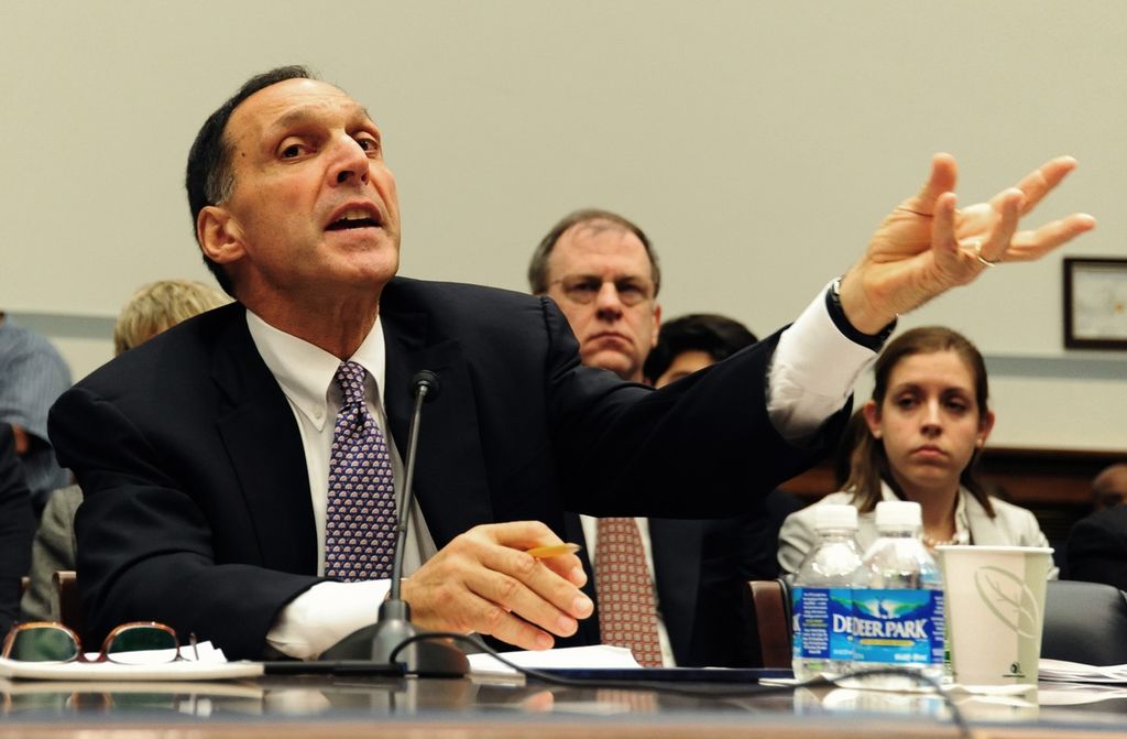 &nbsp;Richard Fuld testimonia al Congresso nell'ottobre 2008, il mese dopo la bancarotta di Lehman Brothers