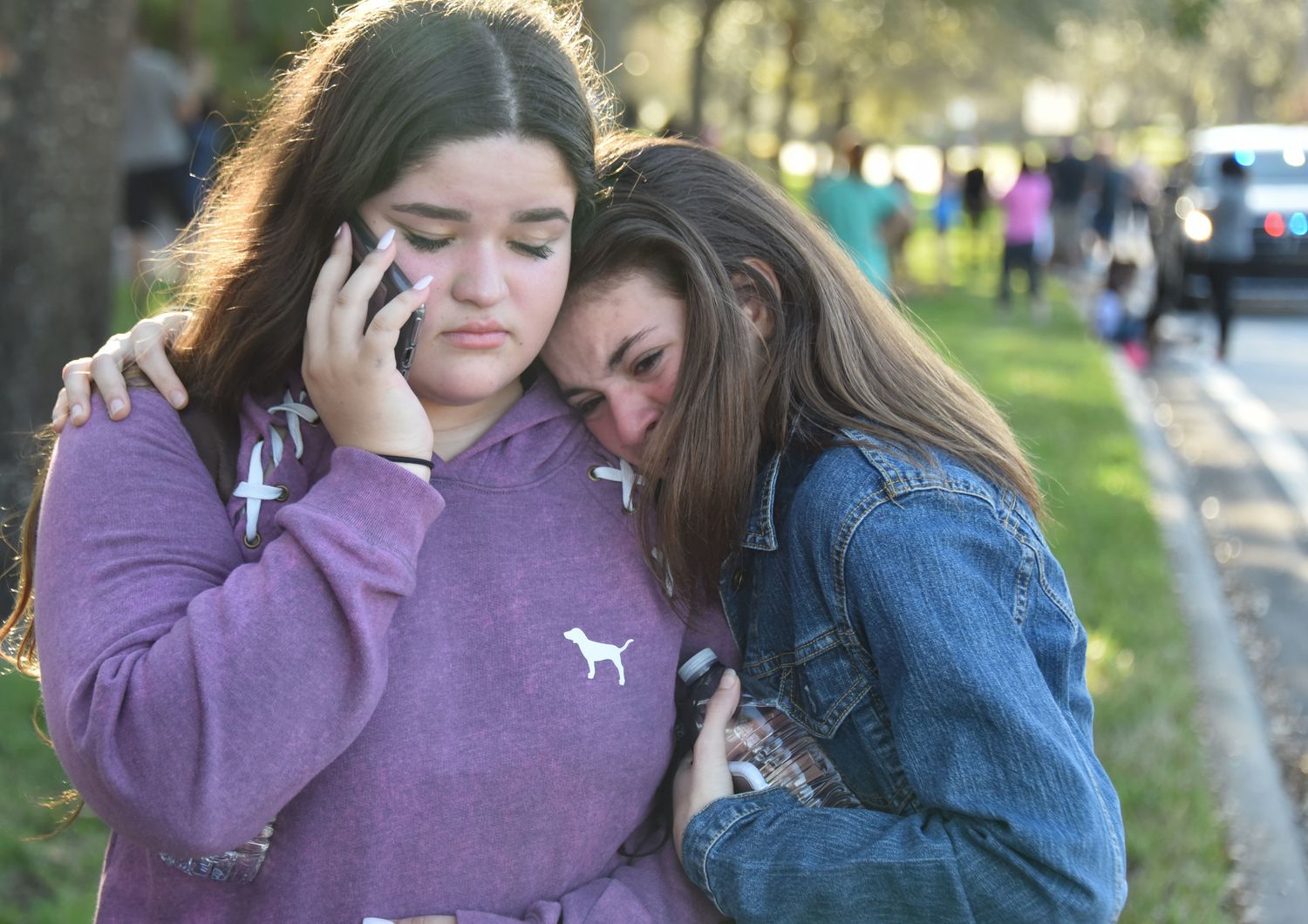 &nbsp;Due ragazze sopravvissute alla strage al liceo Marjorie Stoneman Douglas di Parkland, in Florida