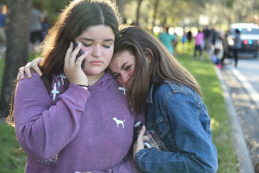 &nbsp;Due ragazze sopravvissute alla strage al liceo Marjorie Stoneman Douglas di Parkland, in Florida