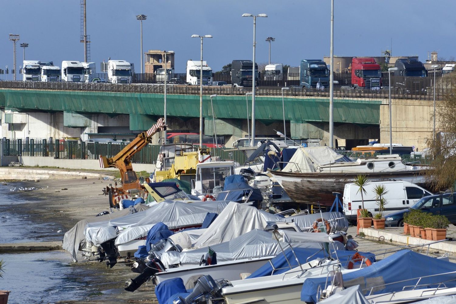 &nbsp;Il porto di Taranto