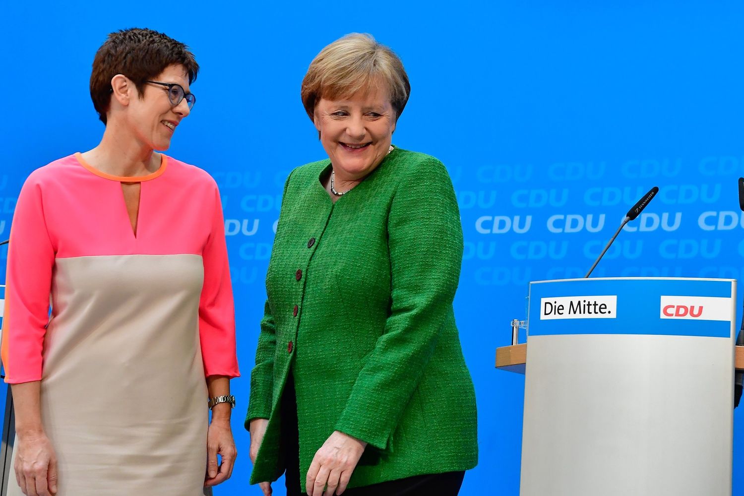 &nbsp;Annegret&nbsp;Kramp-Karranbauer e Angela Merkel