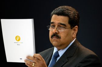 &nbsp;Nicolas&nbsp;Maduro, mentre presenta il suo Petro