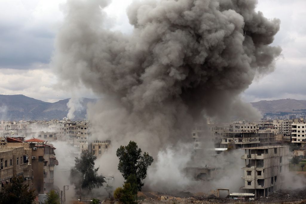 &nbsp;Un'esplosione tra i fabbricati di Ghouta est