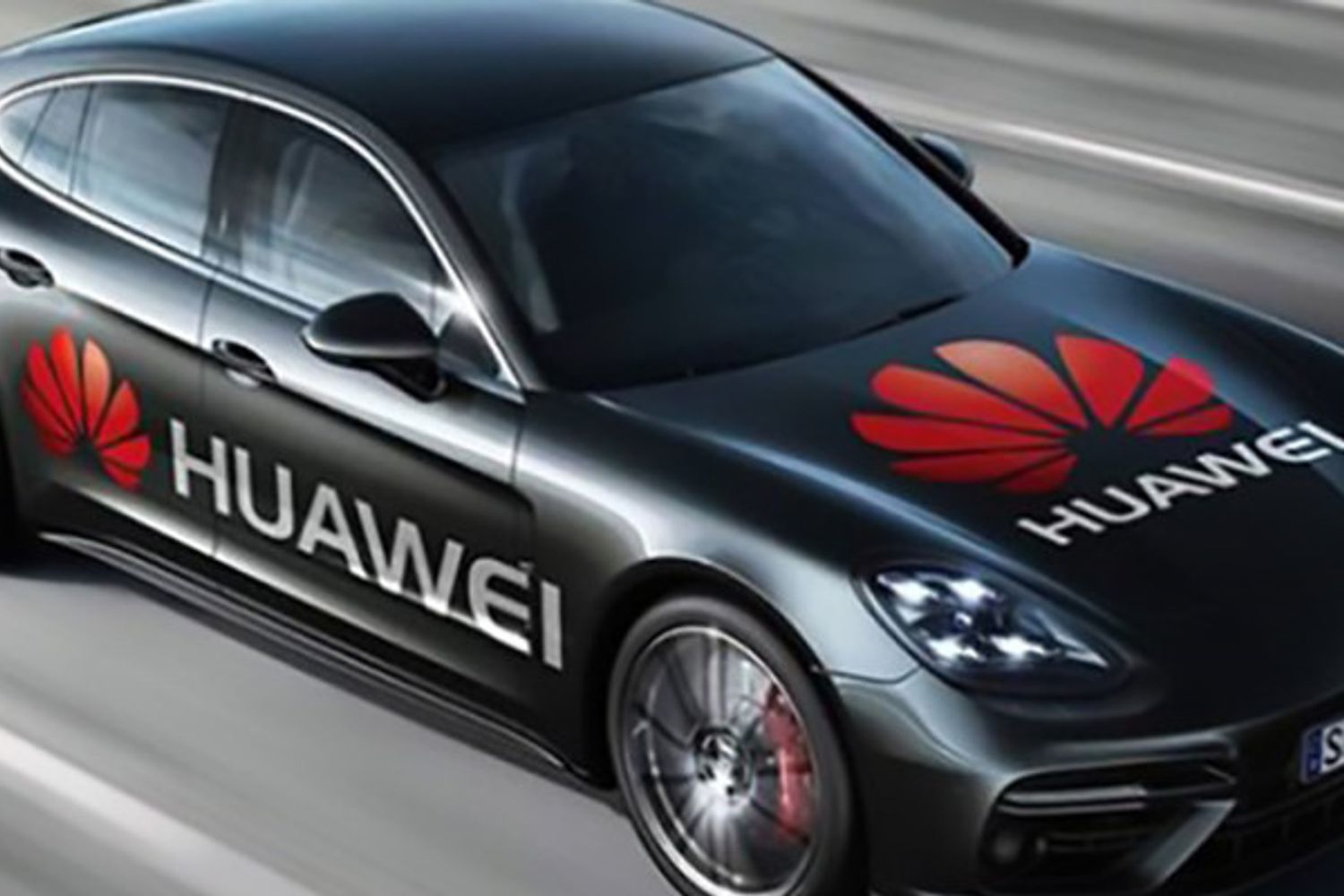 &nbsp;La Porsche Panamera guidata da uno smartphone