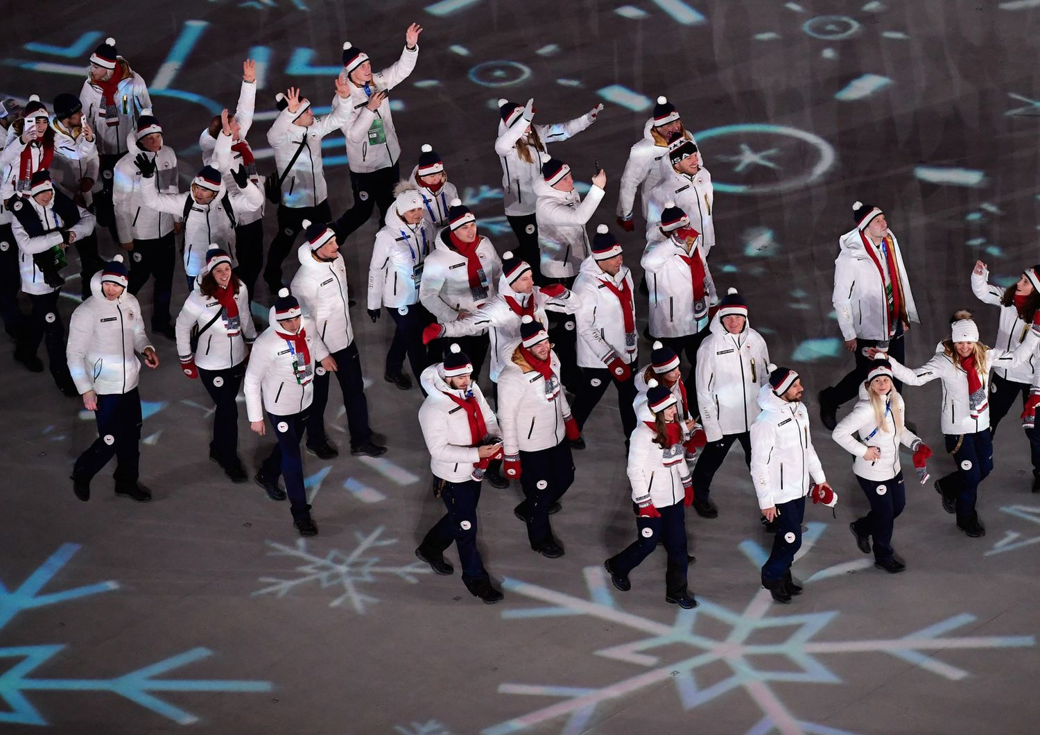 Gli atleti russi alla cerimonia di chiusura delle Olimpiadi invernali di PyeongChang 2018 &nbsp;