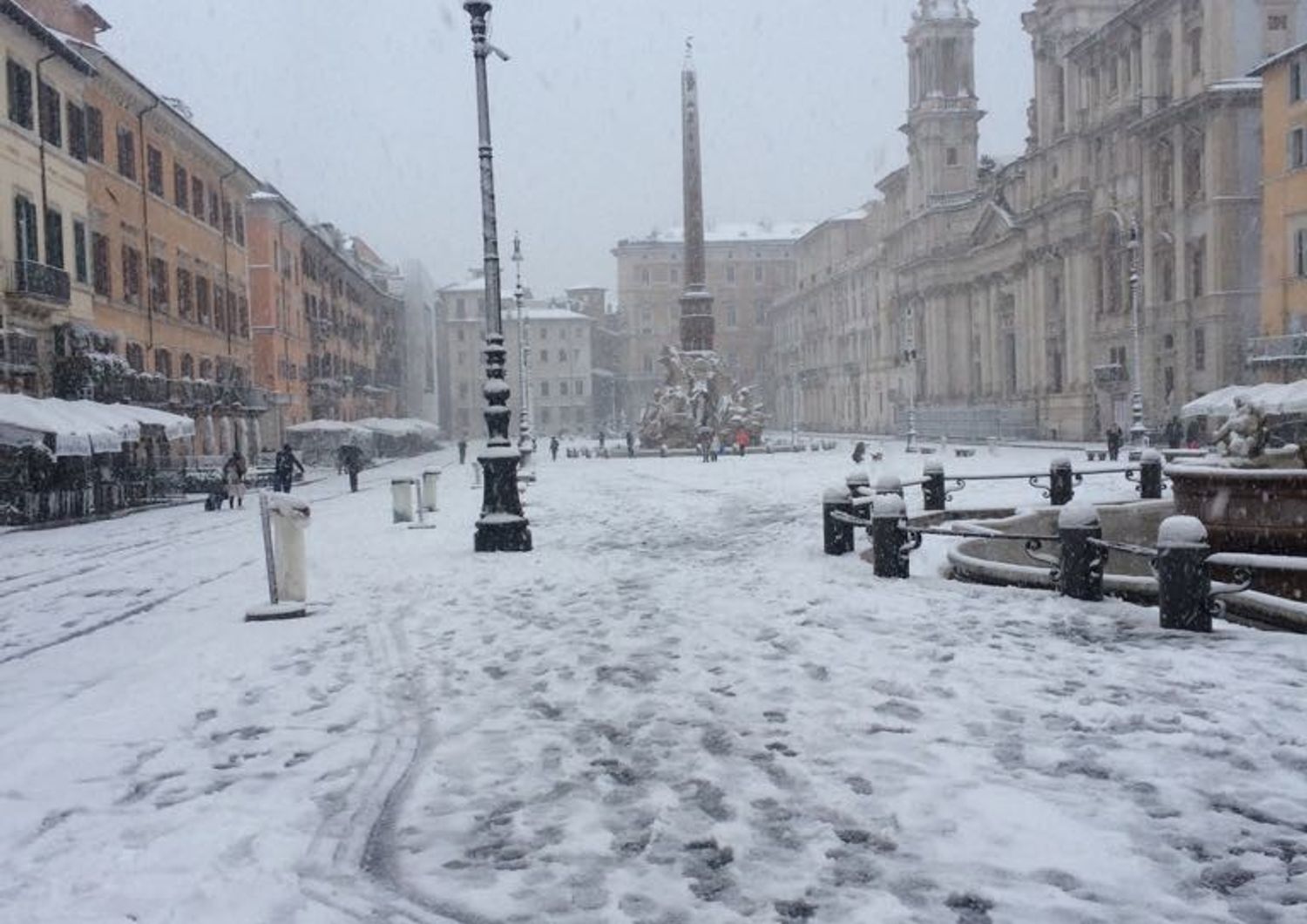 Il piano neve a Roma. Disagi per i tram e strade impraticabili