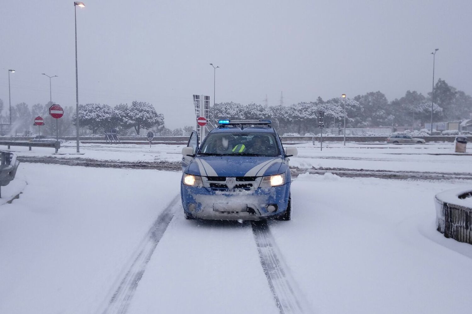 Neve a Roma - pattuglia polizia&nbsp;