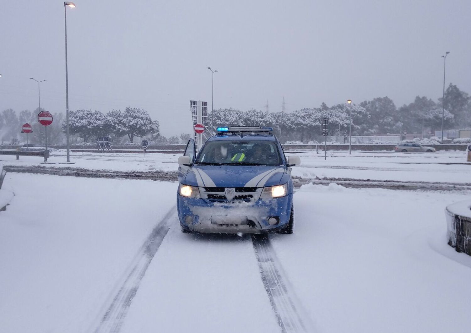 Neve a Roma - pattuglia polizia&nbsp;