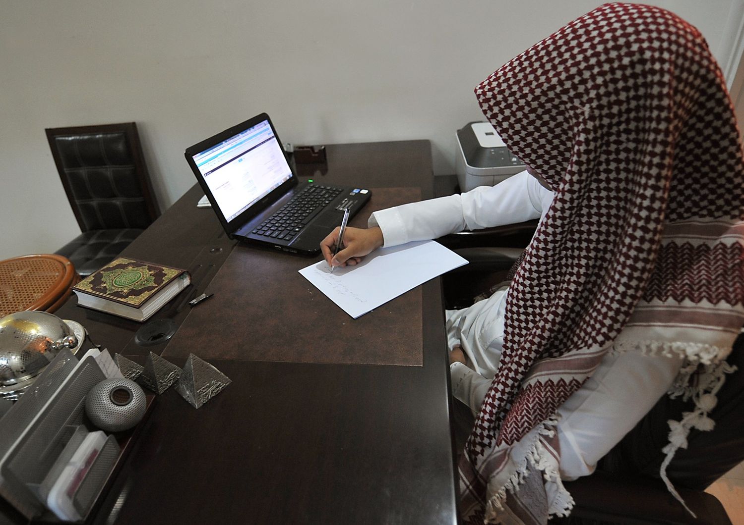 In Arabia Saudita il nuovo mercato delle schiave corre su Twitter
