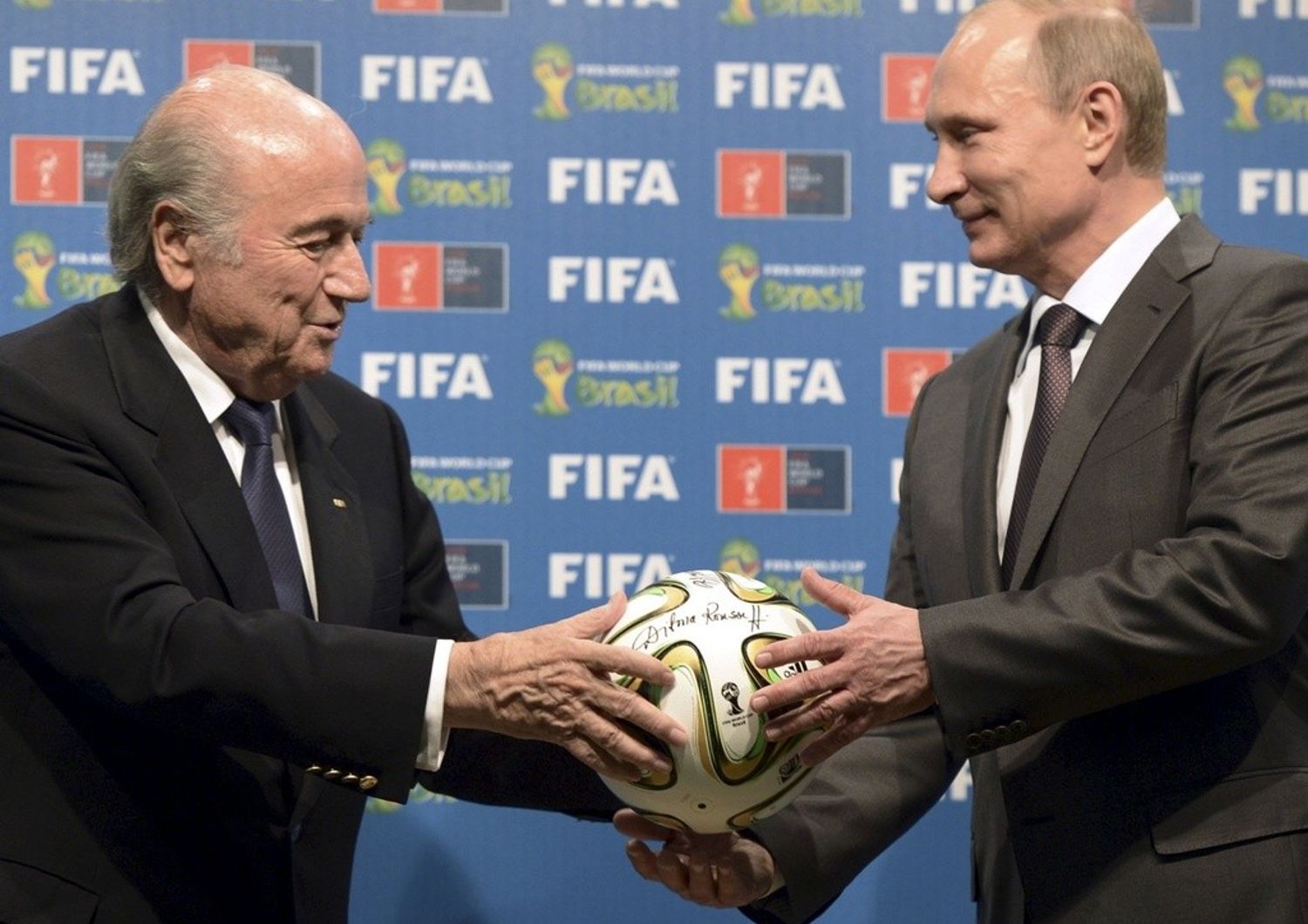 Bufera Fifa, Putin contro gli Usa"E' una trappola tesa a Blatter"