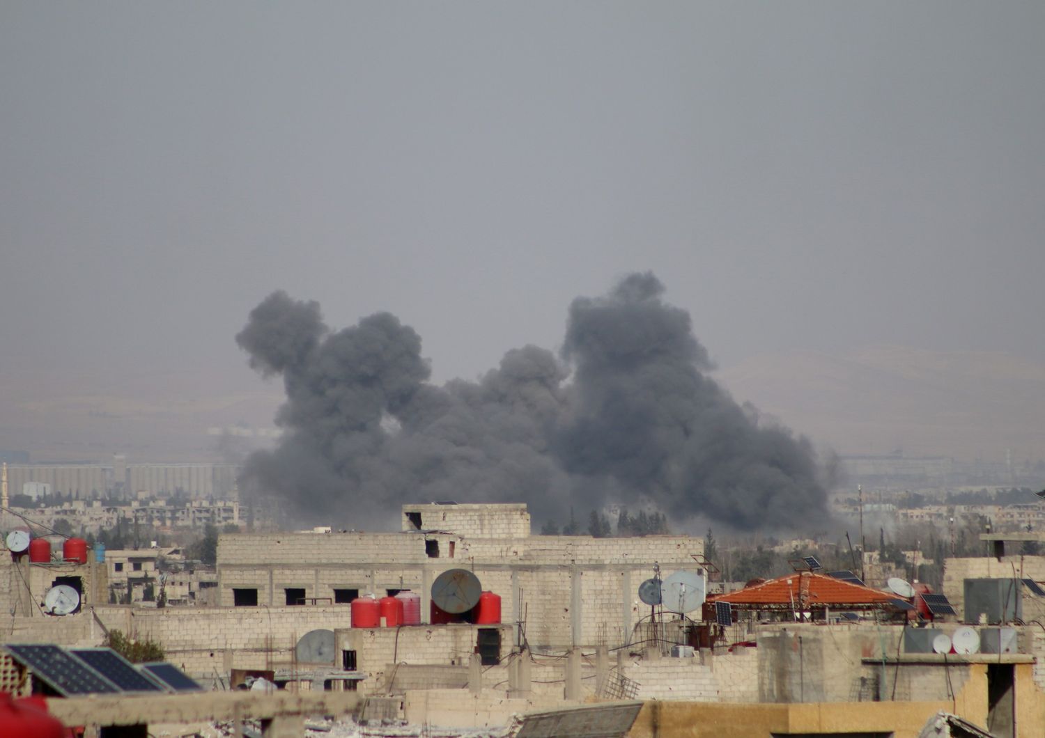 &nbsp;Bombardamenti su Ghouta in Siria (Afp)