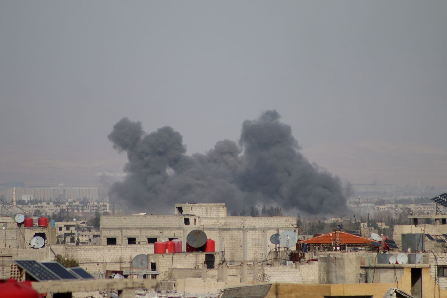 &nbsp;Bombardamenti su Ghouta in Siria (Afp)