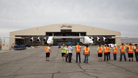 &nbsp;L'hangar di Stratolaunch