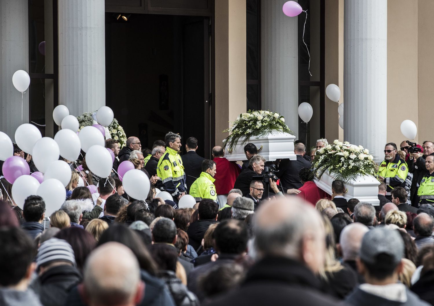 Funerali di Alessia e Martina Capasso