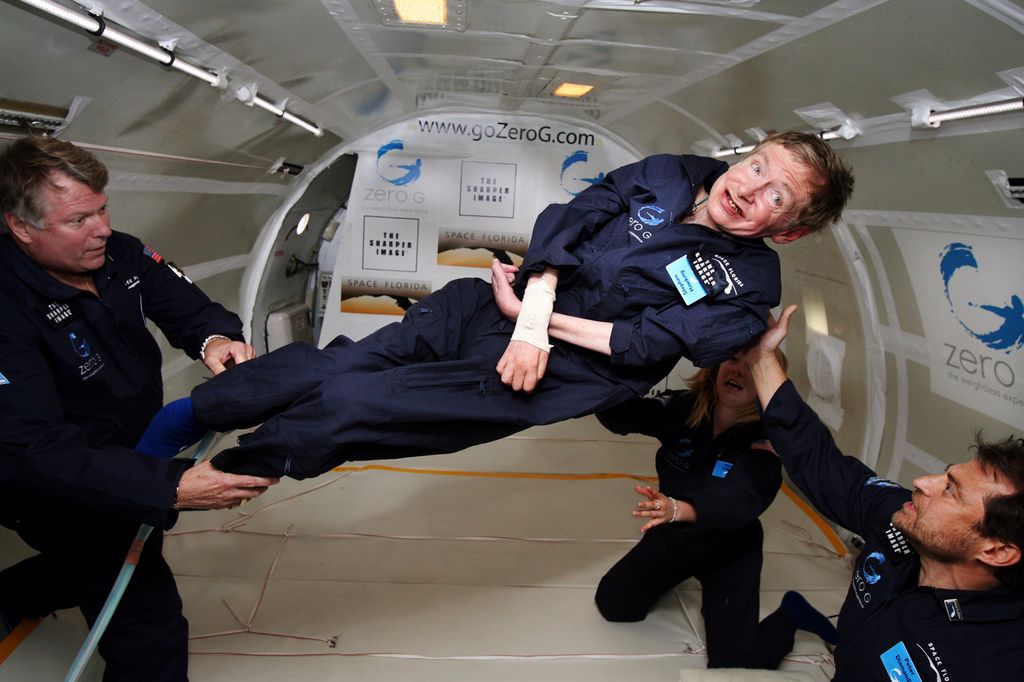 &nbsp;Stephen Hawking ha anche sperimentato la gravit&agrave; zero durante un volo sull'Oceano Atlantico nel 2007 &nbsp;