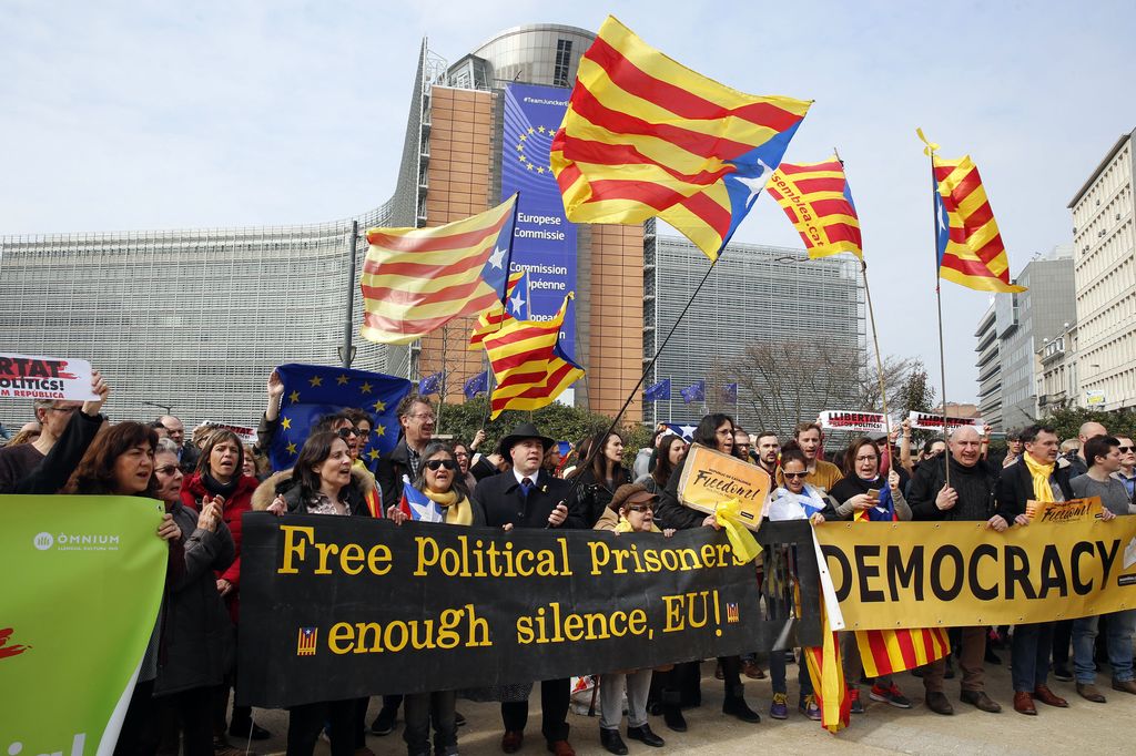 &nbsp;Una manifestazione di indipendentisti catalani di fronte alla Commissione europea&nbsp;