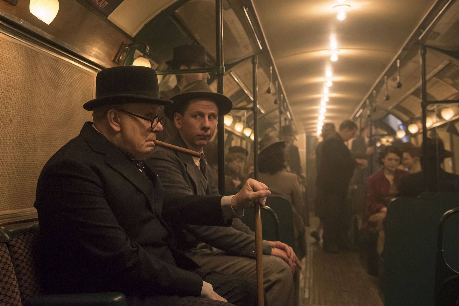 Gary Oldman nei panni di Winston Churchill