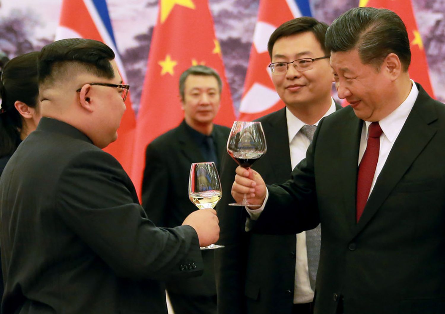 &nbsp;Il brindisi tra Kim e Xi