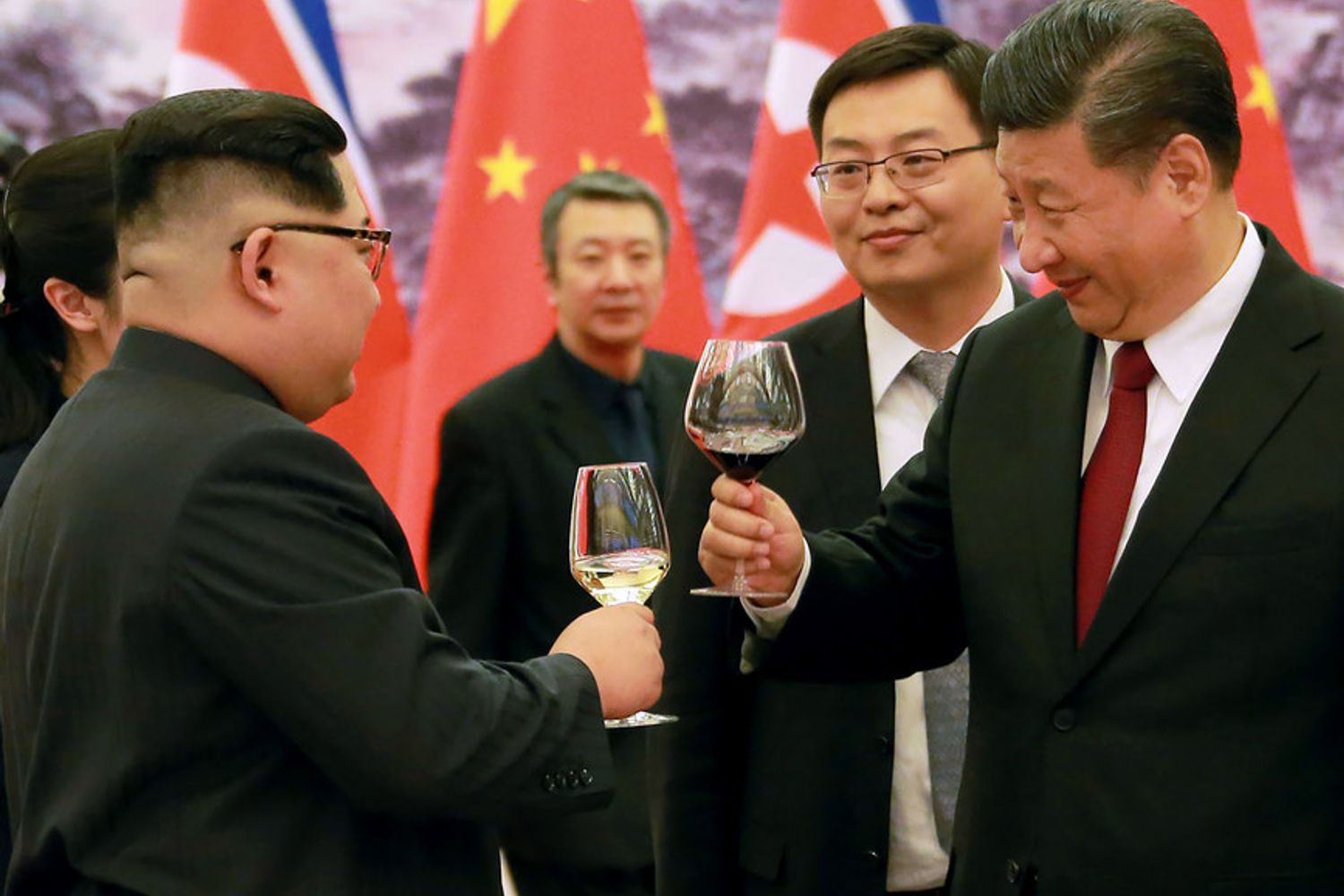 &nbsp;Il brindisi tra Kim e Xi