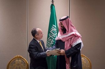 Mohammed bin Salman Al Saud e Masayoshi Son firmano l'accordo sulle rinnovabili