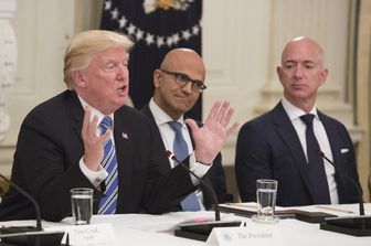 &nbsp;Da sinistra, Donald Trump (Presidente Usa), Satya Nadella (Microsoft)