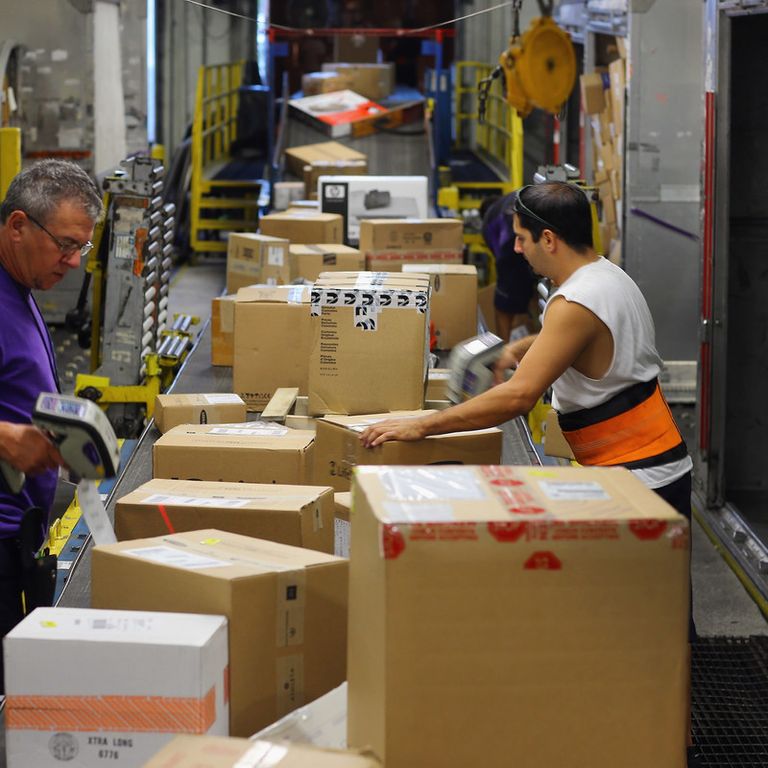 &nbsp;Un centro di smistamento FedEx