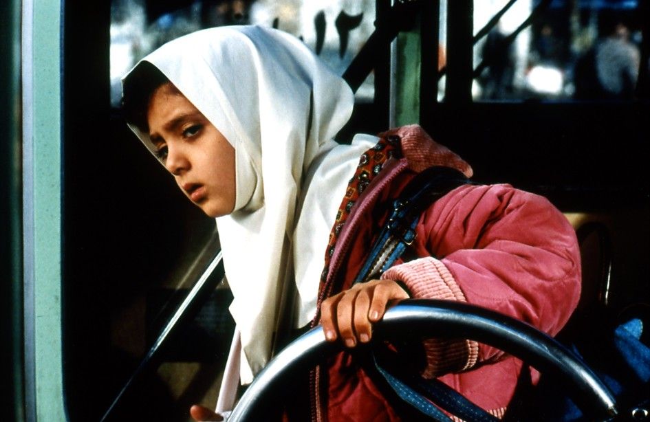 Bambina con velo islamico&nbsp;