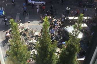 Un furgone sulla folla, 3 morti in Germania. Ma il terrorismo sembra non c&#39;entri nulla