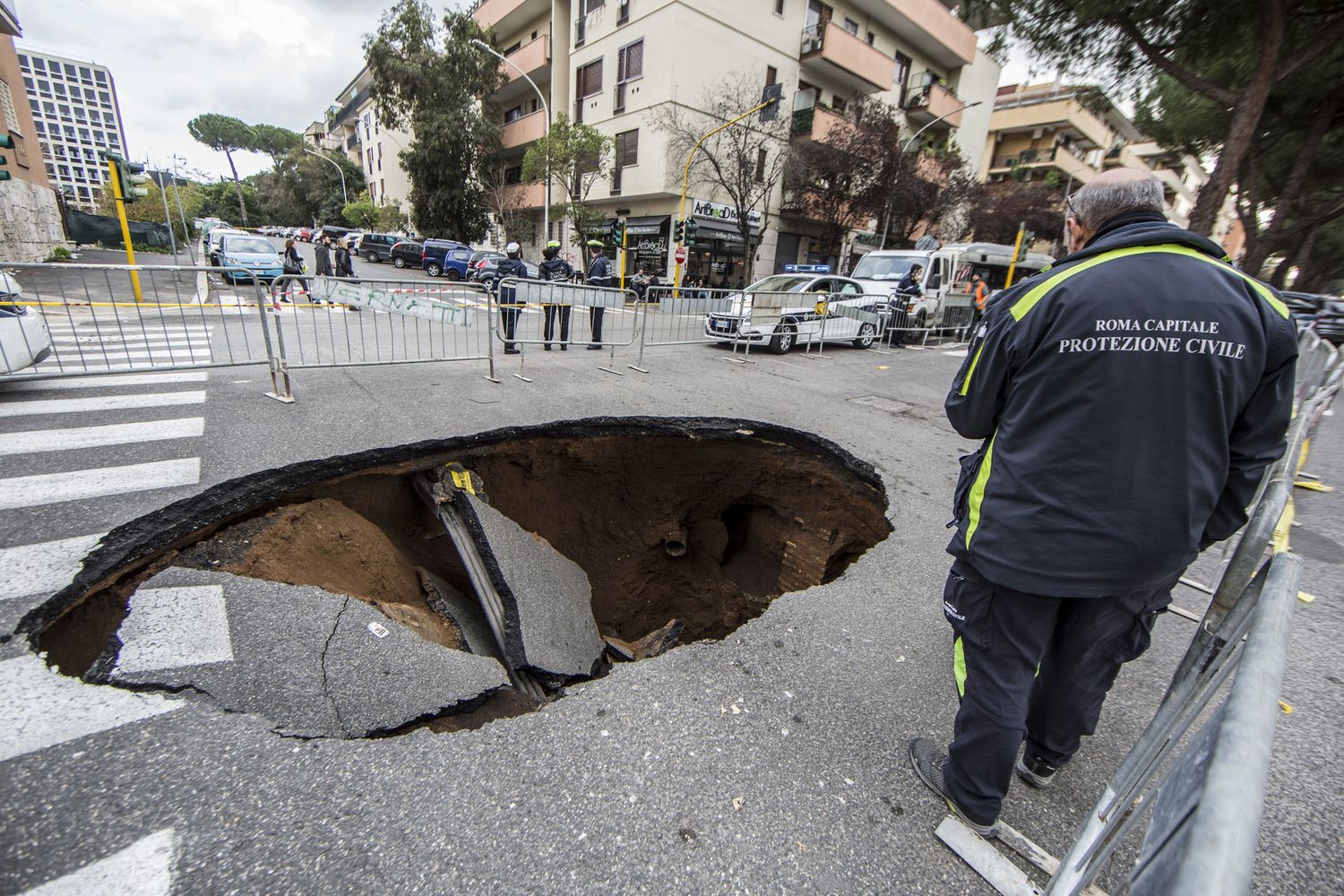 &nbsp; Voragini buche roma