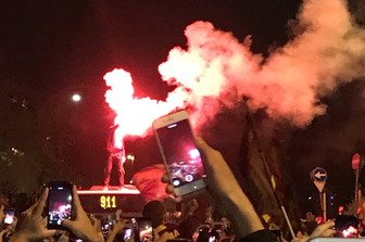 &nbsp;I caroselli dei tifosi della Roma dopo la vittoria in Champions sul Barcellona