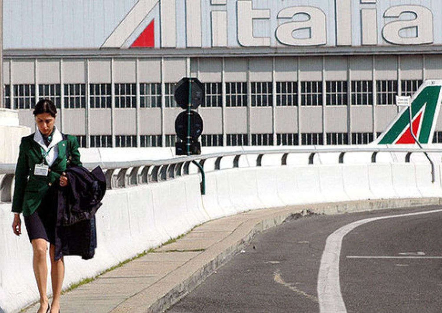 Alitalia: riprende il confronto. Angeletti, pensiamo di chiudere stasera