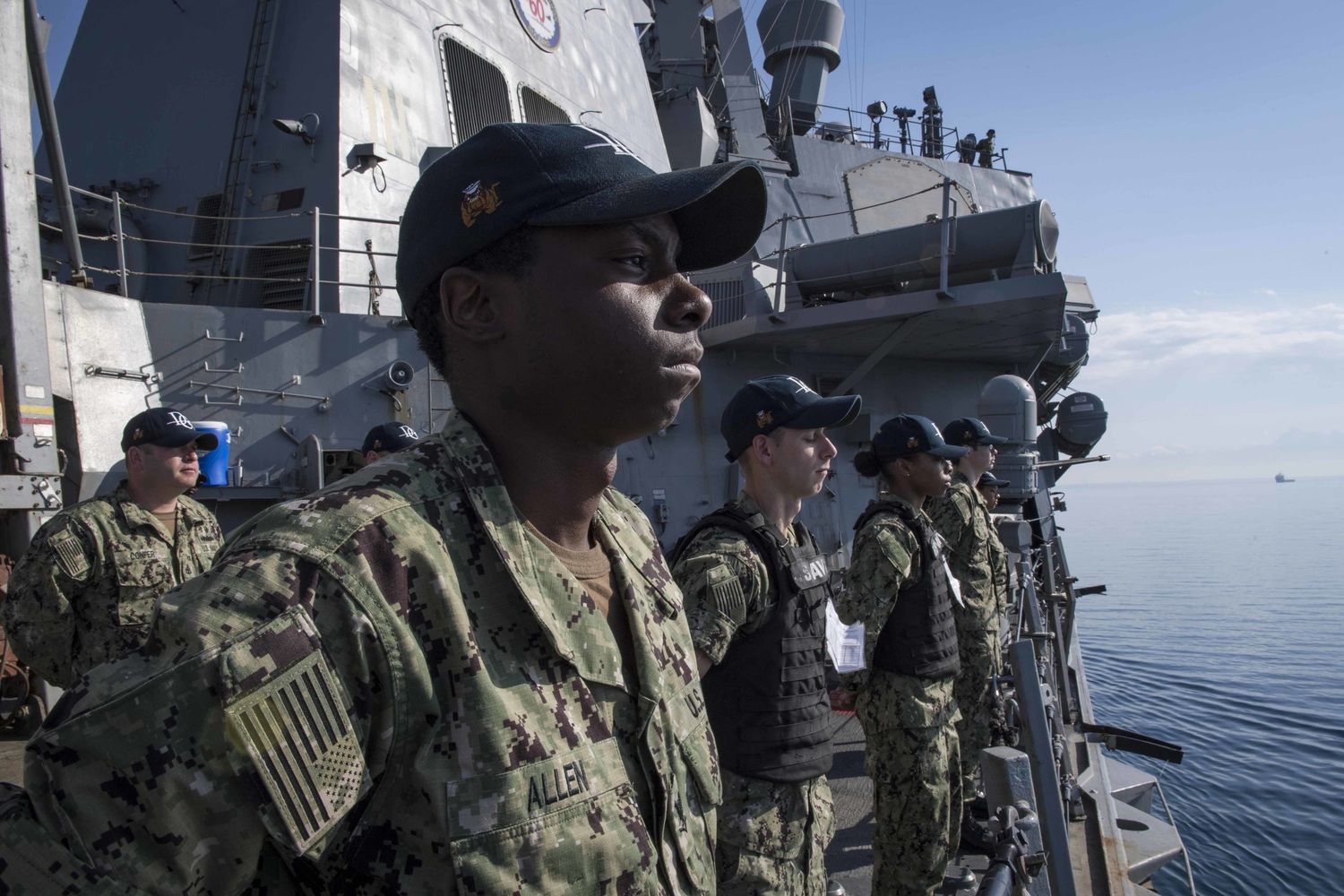 &nbsp;L'incrociatore Donald Cook, armato di missili da crociera, salpa per il Mediterraneo