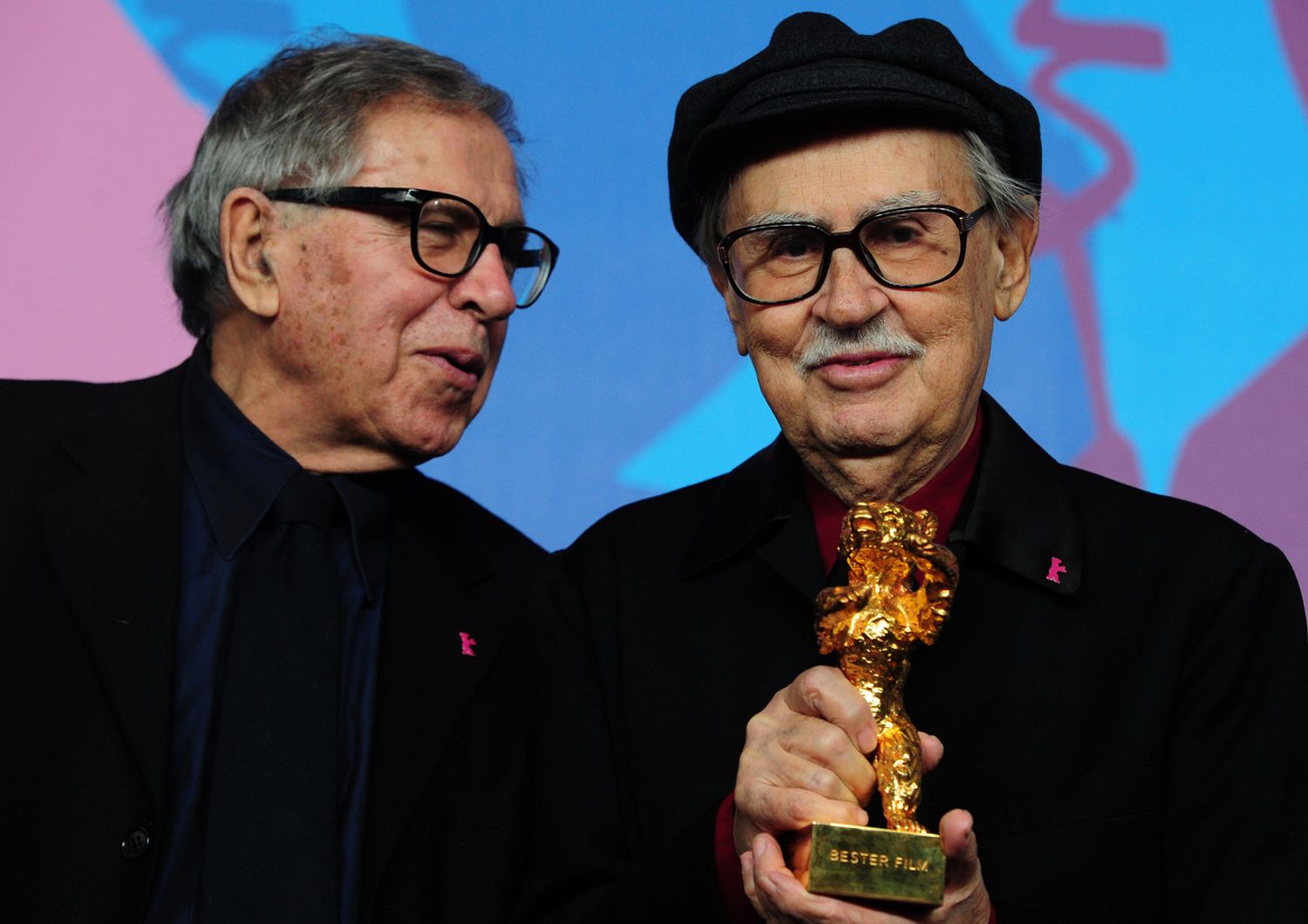 &nbsp;Paolo e Vittorio Taviani con l'Orso d'Oro vinto per 'Cesare deve morire' nel 2012