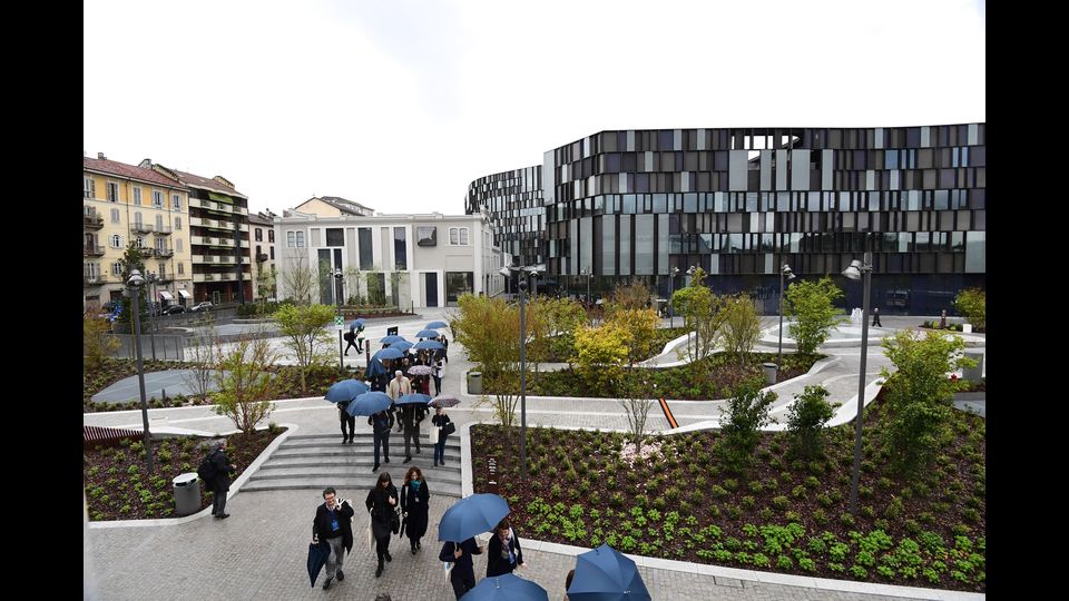 Uno spazio di oltre&nbsp;30mila&nbsp;metri quadrati, nel quartiere Aurora di Torino, per un investimento complessivo di oltre 120 milioni di euro. Cos&igrave; il gruppo&nbsp;Lavazza, azienda leader a livello internazionale nel settore del&nbsp;caff&egrave;, conferma il suo legame con il capoluogo piemontese, dove&nbsp;&egrave;&nbsp;nata oltre 120 anni fa, e con l'Italia.&nbsp;