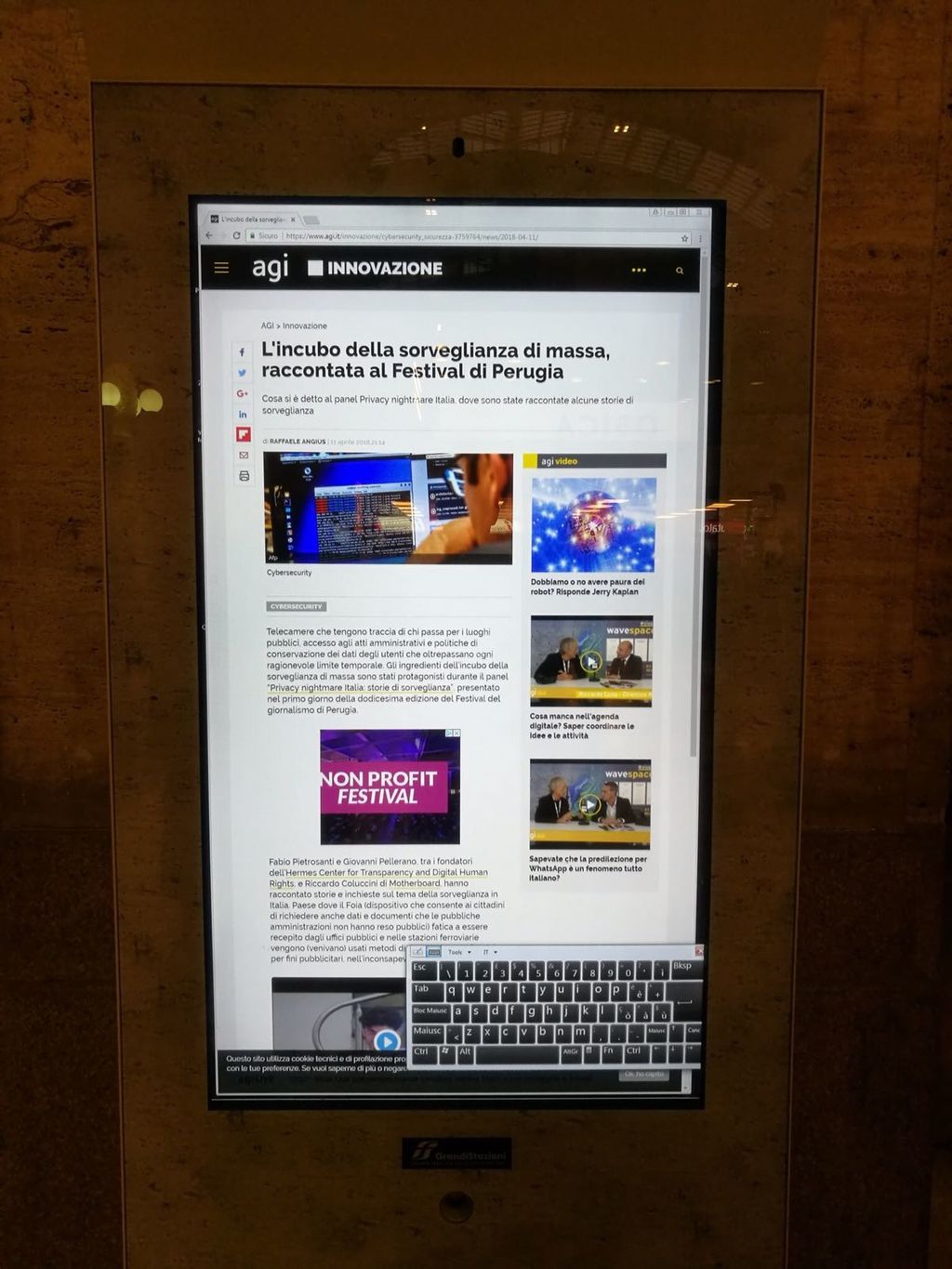 &nbsp;Il touch screen hacherato alla Stazione Centrale di Milano