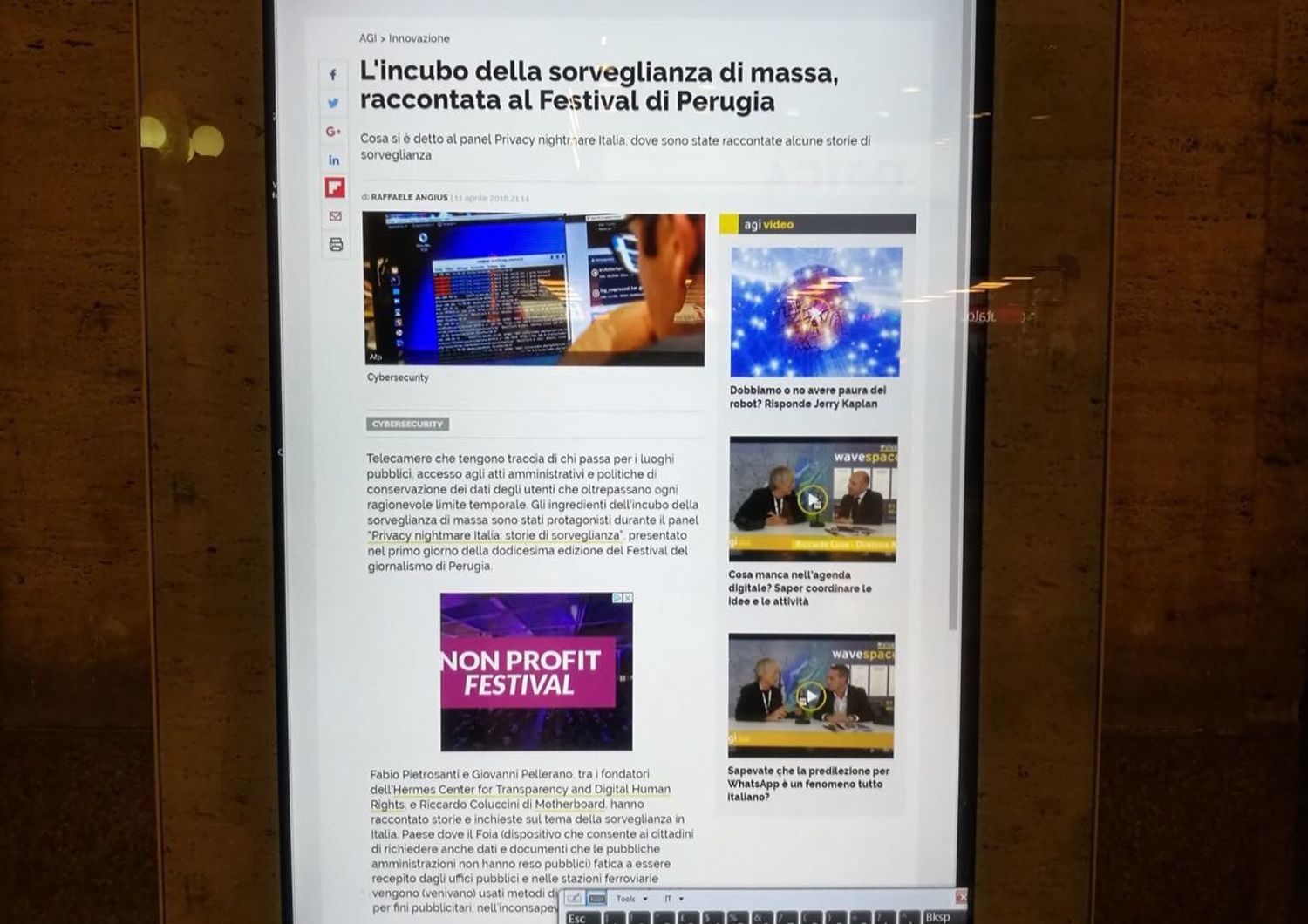 &nbsp;Il touch screen hacherato alla Stazione Centrale di Milano