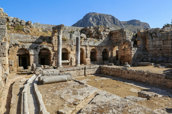 &nbsp;L'antica Corinto