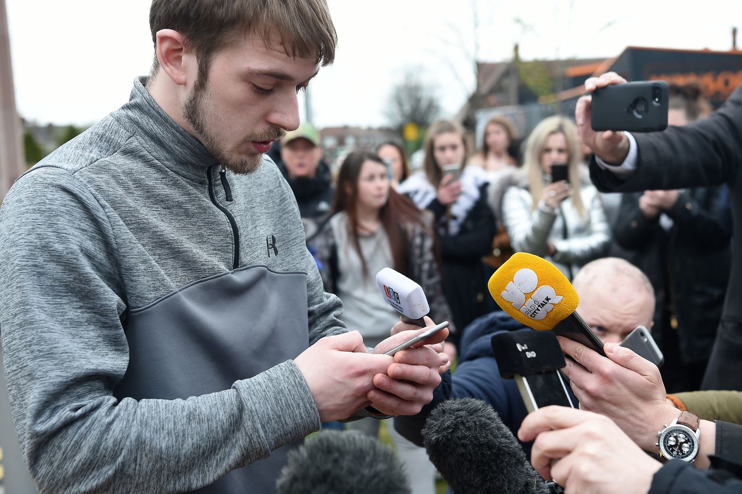 &nbsp;Tom Evans, 21 anni, pap&agrave; del piccolo Alfie