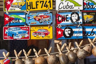 &nbsp;Souvenir in un negozio di Cuba