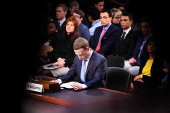 &nbsp;Mark Zuckerberg durante l'audizione al Congresso