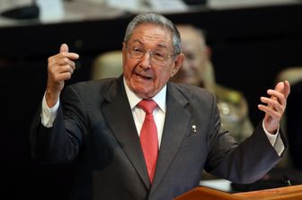 Raul Castro tiene un discorso dopo la nomina del suo successore