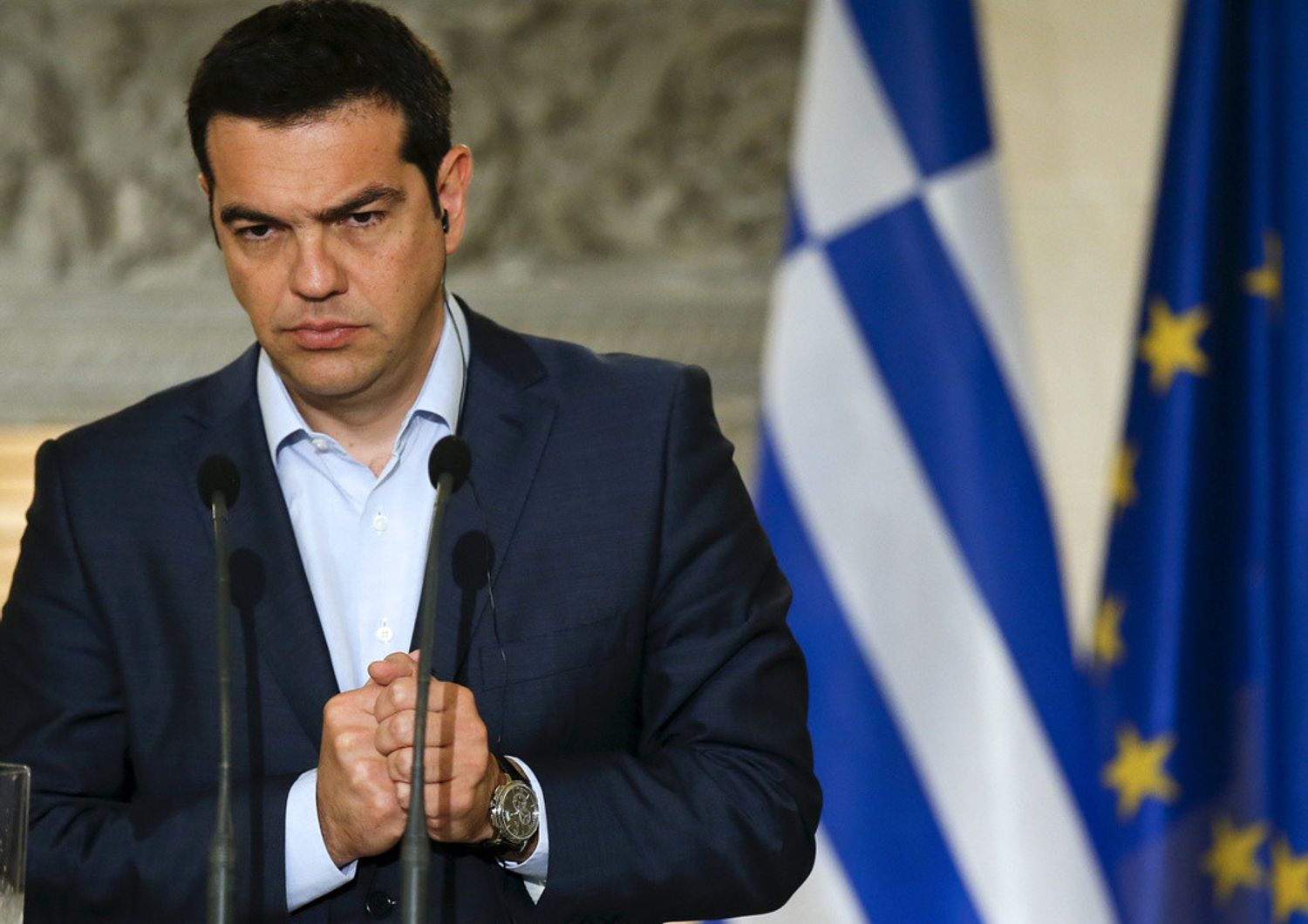 Tsipras, con Grexit inizio della fine dell'euro. Ad Atene assalto alle banche