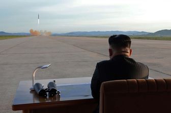 &nbsp;Kim assiste a un test missilistico