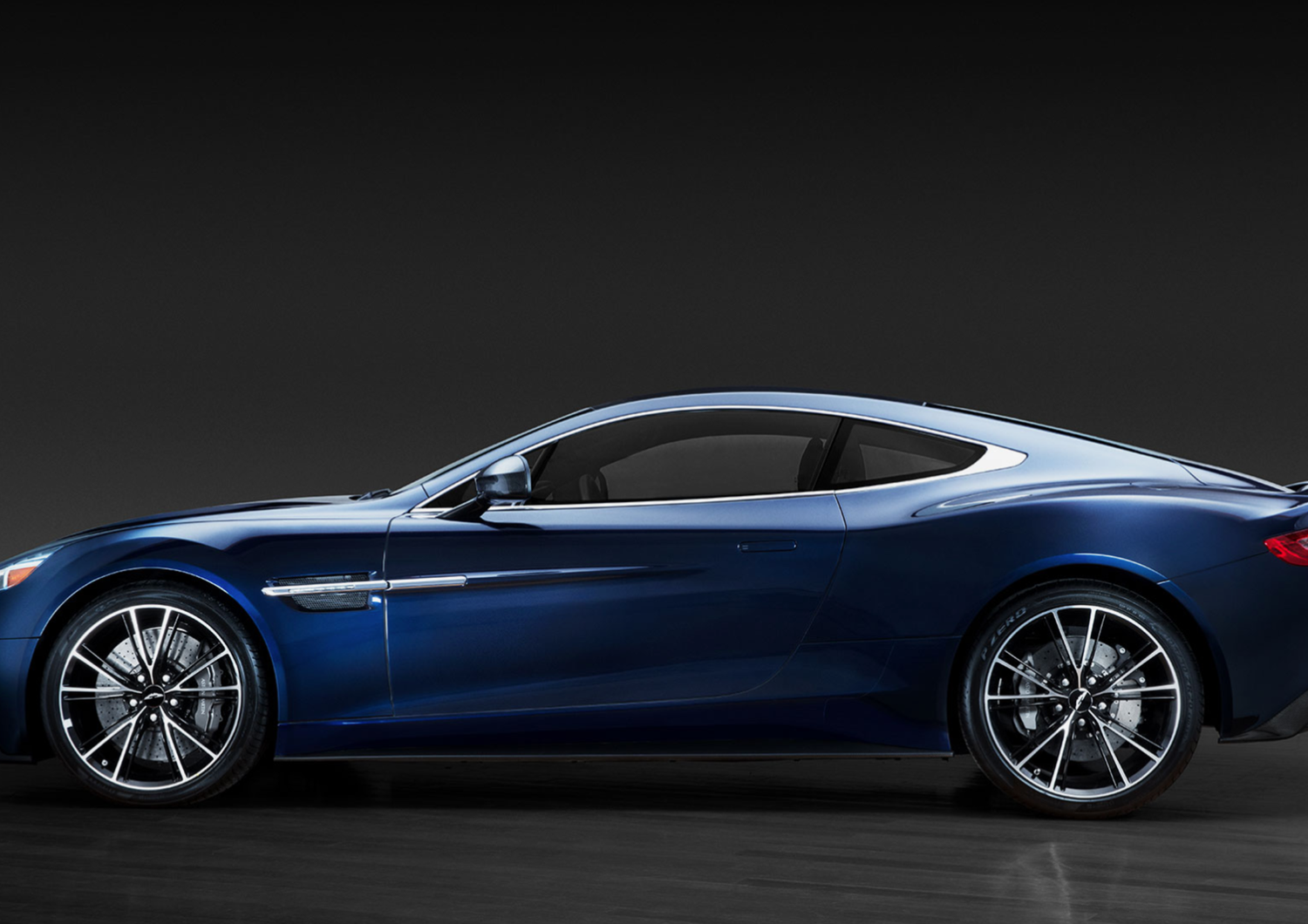 &nbsp;L'Aston Martin di Daniel Craig battuta all'asta per quasi mezzo milione di dollari