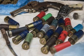 &nbsp;Armi e munizioni sequestrate in un blitz antimafia a Roma